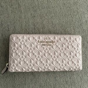 NWOT Kate Spade Hollie Spade Clover Geo Emboss Wallet